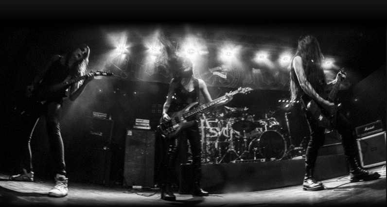 Internal Cold band on stage